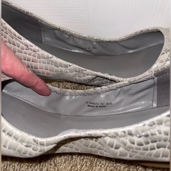 Cole Haan silver/gray snake print ballet flats. Size 11 - Picture 4 of 4